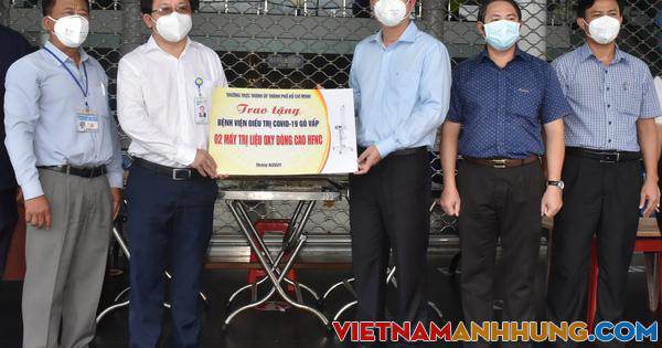 Phó Bí thư Thành ủy TP HCM Nguyễn Hồ Hải thăm các cơ sở y tế