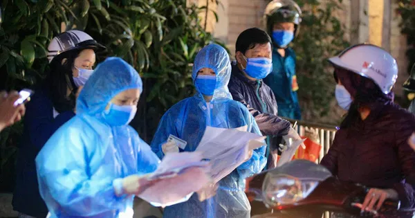 Hà Nội phát hiện 15 ca dương tính SARS-CoV-2, 5 người về từ vùng có dịch