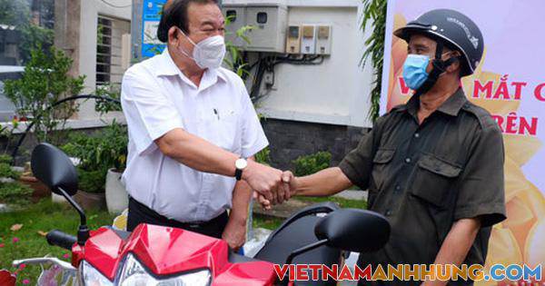 Trao sinh kế, giúp thoát nghèo