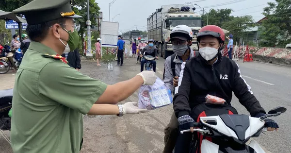 Phương kế lâu dài giữ chân người lao động