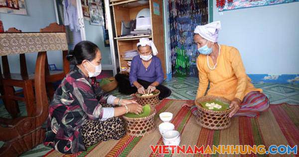 Đồng bào Chăm đón Tết Katê đầm ấm