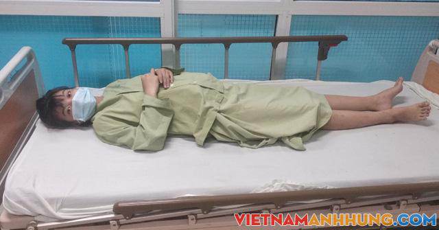 Bị động thai giữa trời mưa to trên đường hồi hương bằng xe máy