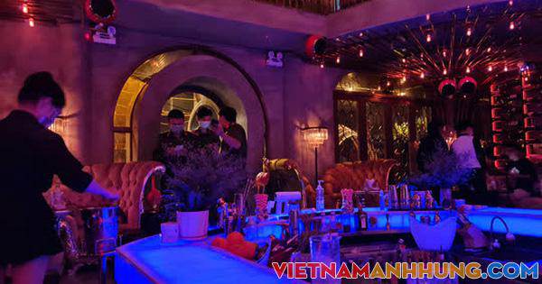 Đà Nẵng: Tạm đình chỉ hoạt động quán bar đón khách bất chấp lệnh cấm