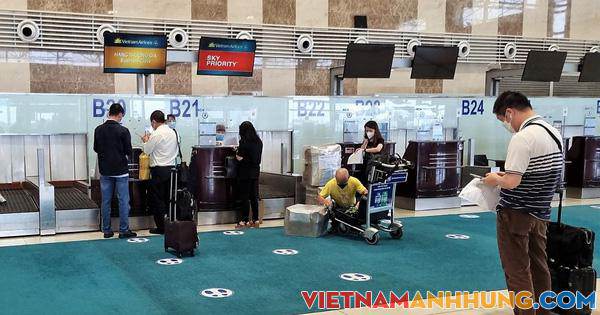 Hành khách đi máy bay chỉ cần khai báo y tế điện tử