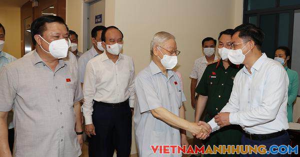 Đoàn kết vượt qua khó khăn