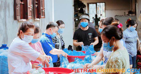 Xóm làng nương tựa vào nhau để chống dịch Covid-19