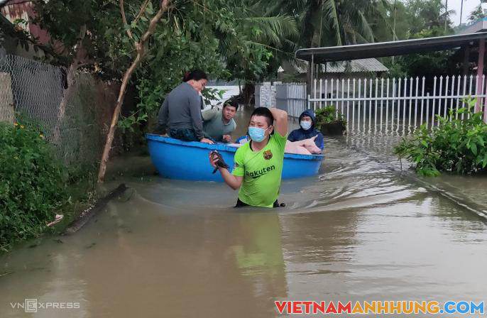 48 giờ mưa kỷ lục gây ngập ở Quảng Ngãi
