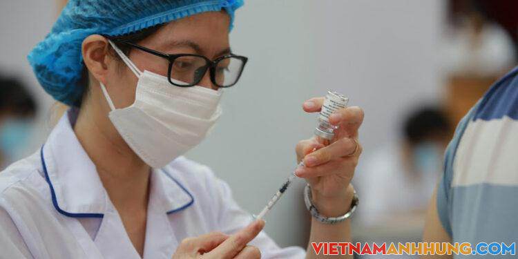 Dự kiến tiêm vaccine Covid-19 cho trẻ em vào tháng 10