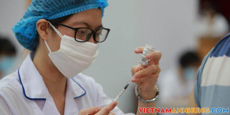 Trẻ em từ 12-17 tuổi muốn tiêm vaccine Covid-19, cha mẹ phải ký giấy đồng ý