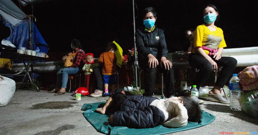 Hành trình vượt hơn 1.500 km trở về quê bằng “máu và nước mắt”