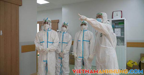 Bác sĩ người Lào hỗ trợ tuyến đầu chống dịch