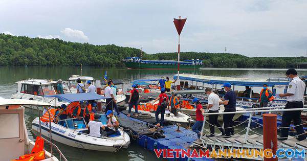 Tặng bảo hiểm Covid cho khách du lịch