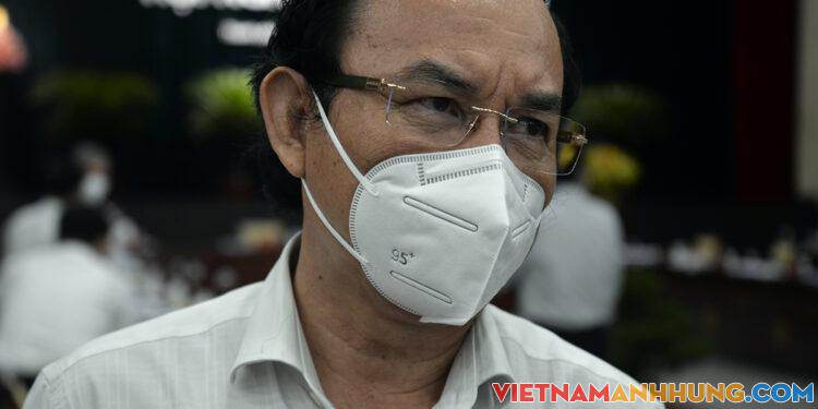 Bí thư TP HCM: ‘Phải lên kịch bản chống dịch cho giai đoạn mới’