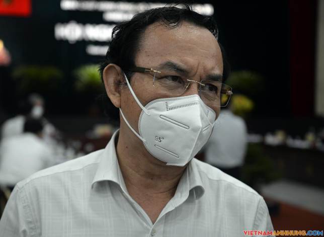 Bí thư TP HCM: ‘Phải lên kịch bản chống dịch cho giai đoạn mới’