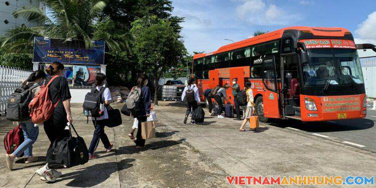 Bình Dương đón công dân trở về