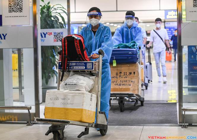 Bỏ quy định hành khách đi máy bay phải khai báo thông tin