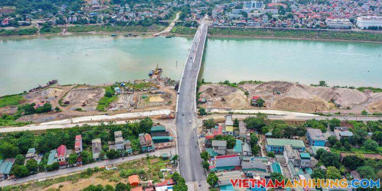 Cầu gần 600 tỷ đồng bắc qua sông Đà