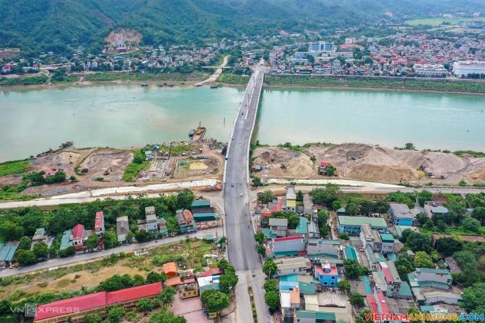 Cầu gần 600 tỷ đồng bắc qua sông Đà