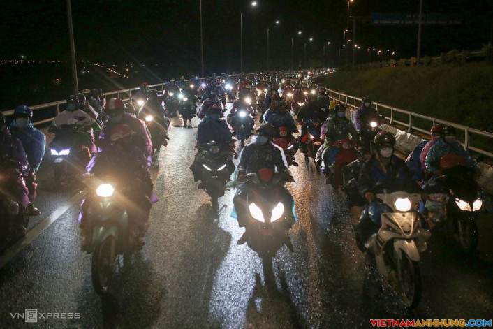 Đại biểu Quốc hội: Nên dùng tàu hỏa, xe khách đưa dân về quê