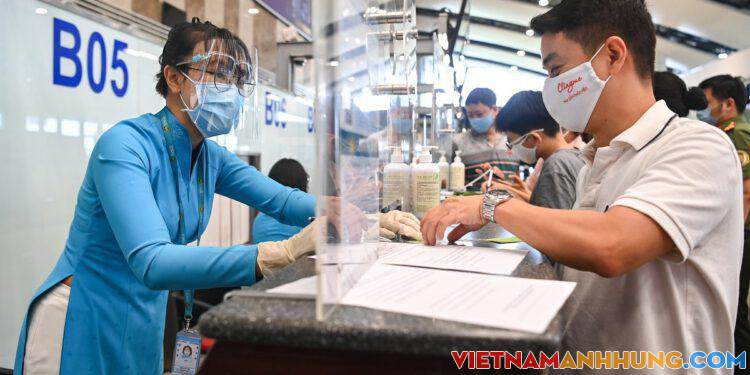 Hành khách gặp khó khi đi máy bay ra Hà Nội
