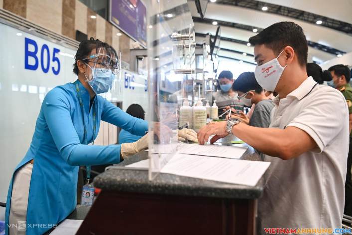 Hành khách gặp khó khi đi máy bay ra Hà Nội