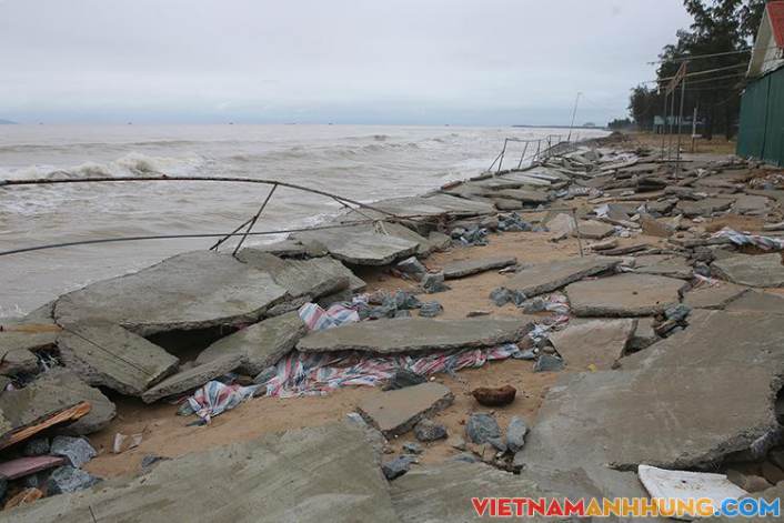 Kè biển Nghệ An, Quảng Bình hư hỏng