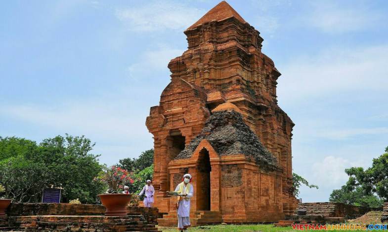 Lễ hội Katê trầm lắng