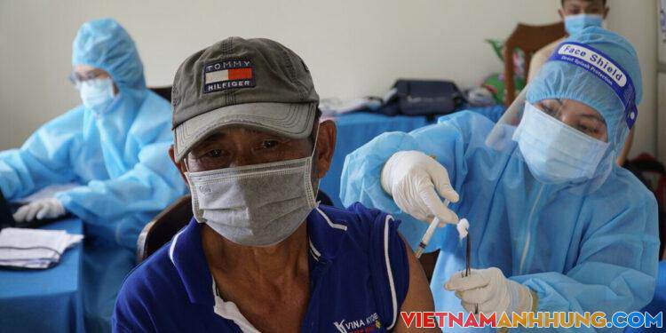 Miền Tây tăng tốc tiêm vaccine