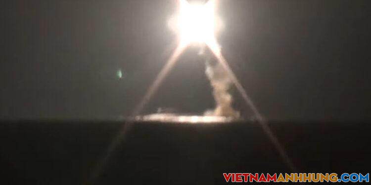 Nga lần đầu phóng tên lửa siêu thanh Zircon từ tàu ngầm hạt nhân