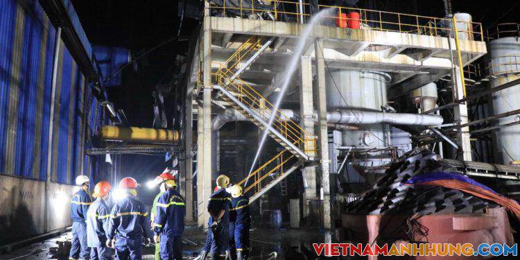 Nổ lò khí làm ba người chết