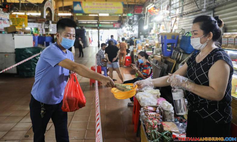 TP HCM sau 10 ngày ‘mở cửa’