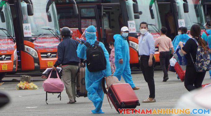 Tám tuyến xe khách liên tỉnh hoạt động trở lại