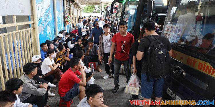 Thí điểm vận tải hành khách liên tỉnh