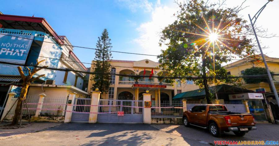 Phong toả nhiều hộ dân, phòng làm việc có Thẩm phán, Trưởng Công an huyện mắc Covid-19