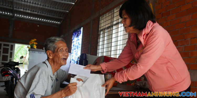 Người cao tuổi, khuyết tật nặng được hỗ trợ 1 triệu đồng