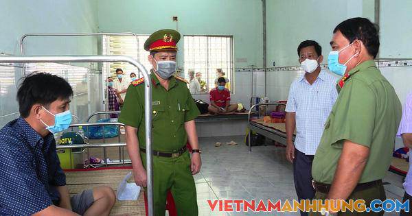 2 công an bị đâm trọng thương trong khu cách ly tập trung