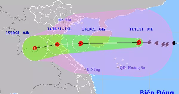 Bão số 8 giật cấp 14 vào Vịnh Bắc Bộ, biển động dữ dội với sóng cao 5-7 m
