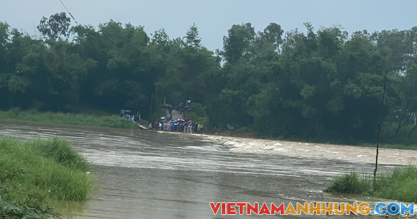 Quảng Nam: 5 tiểu thương bị nước cuốn khi ra chợ