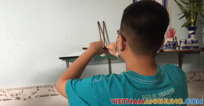 Có nên tặng sổ tiết kiệm cho trẻ mồ côi hay tặng tiền mặt?