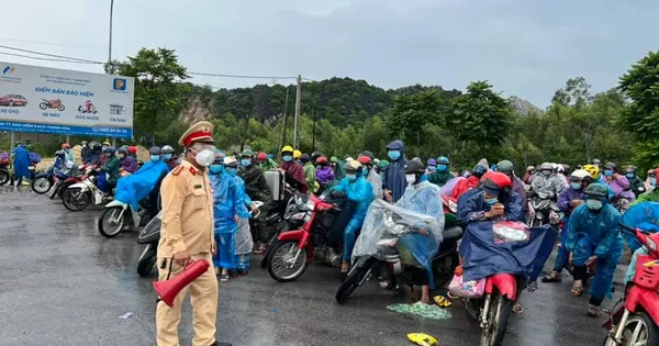 Thanh Hóa dỡ bỏ nhiều chốt kiểm soát, dừng kiểm tra giấy xét nghiệm Covid-19