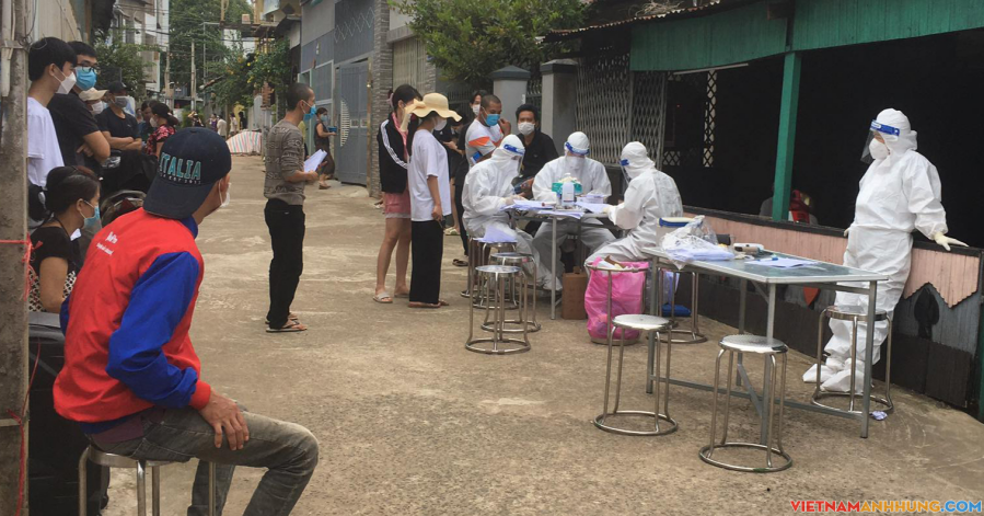 Thêm 2 nhân viên y tế, gần 50 ca mắc Covid-19 ngoài cộng đồng