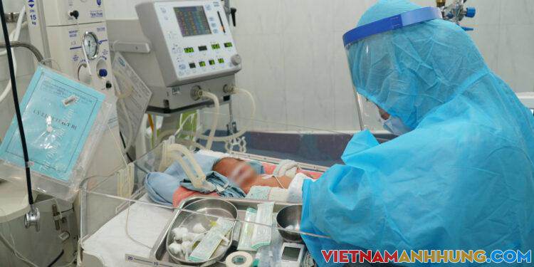 Phẫu thuật bắt con thành công cho sản phụ mắc Covid-19 chuyển biến nặng