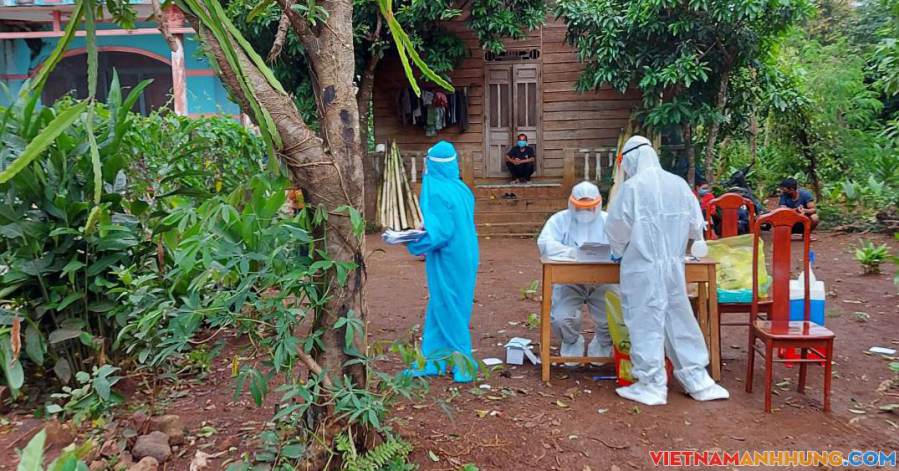 Chùm ca mắc Covid-19 phức tạp, nhiều học sinh và giáo viên phải cách ly