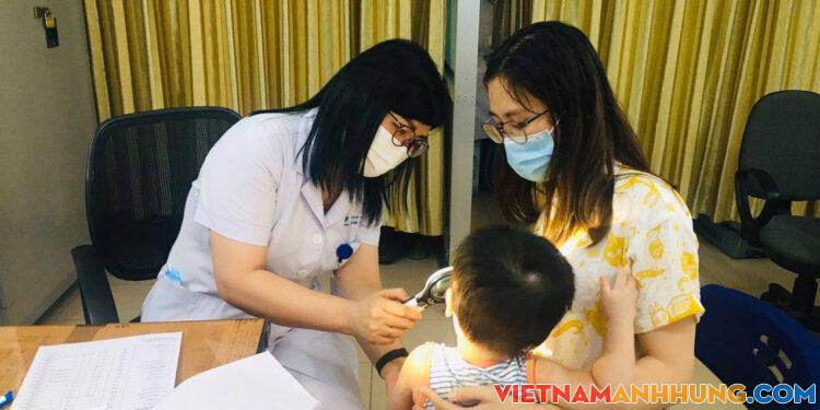 Nỗi khổ trẻ em mắc “bệnh ngứa ngáy khó chịu” mùa hanh khô