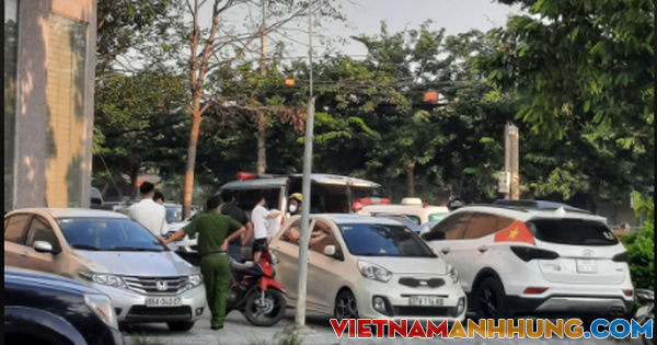 Người phụ nữ rơi từ tầng 19 chung cư xuống đất