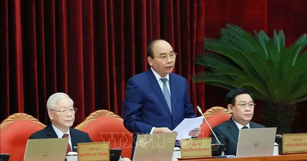 Chủ tịch nước Nguyễn Xuân Phúc điều hành phiên khai mạc Hội nghị Trung ương 4