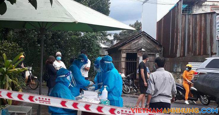 Nhiều tiểu thương tại chợ đầu mối dương tính SARS-CoV-2