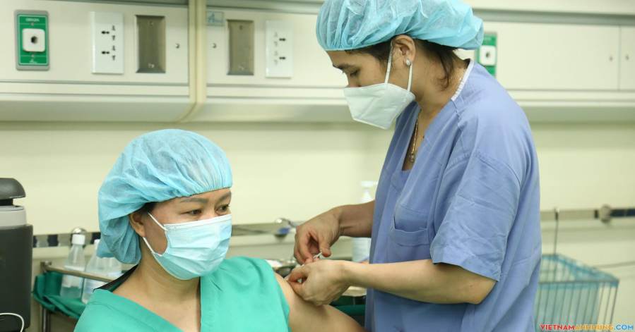 Nhưng lưu ý khi tiêm 2 loại vaccine Covid-19 mới nhất tại Việt Nam