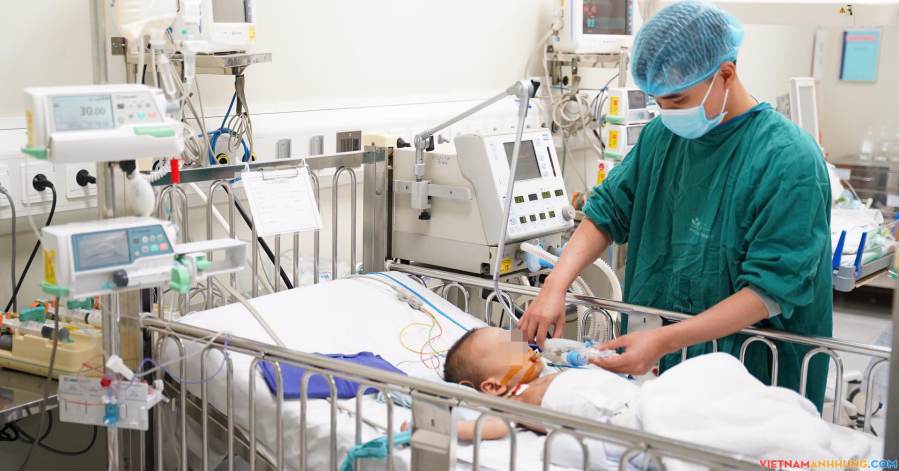 Xót xa bé 20 tuổi hoại tử bộ phận sinh dục vì gia đình tự đắp lá chữa nhọt