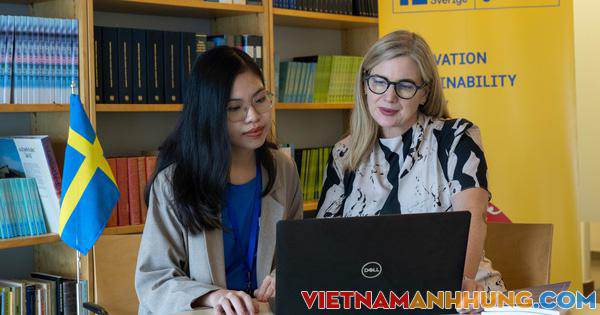 Cô gái 20 tuổi được trao quyền Đại sứ Thụy Điển trong 1 ngày